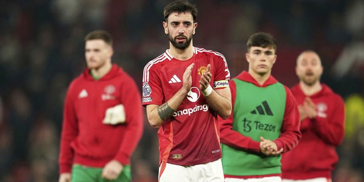 Old-Trafford,-Melipur-Lara-di-Teater-Impian-dan-Meredam-Nestapa