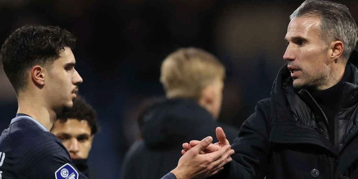 Malam Menyayat Hati Robin van Persie Saksikan Putranya Cedera Parah